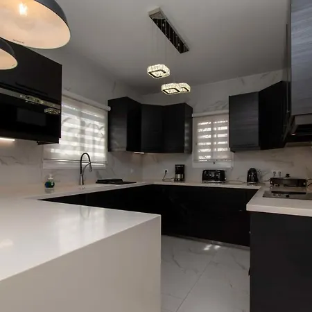 וילה Melua Chayofa